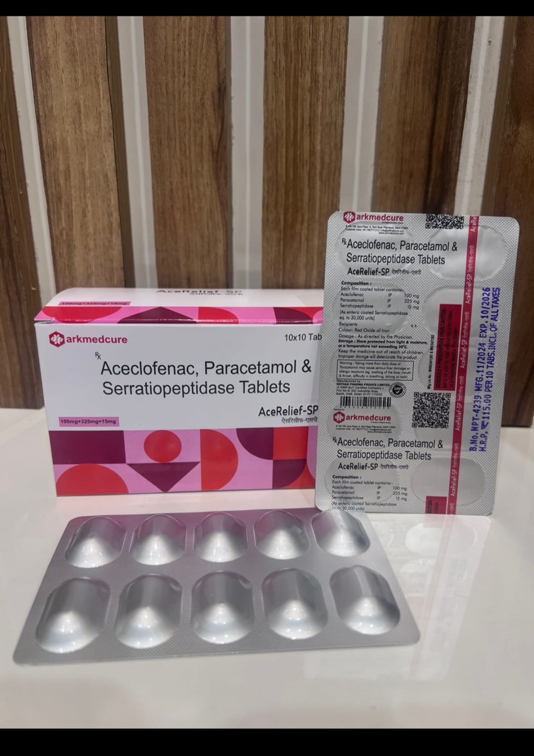  Aceclofenac IP 100mg Paracetamol IP 325mg  Serratiopeptidase IP 15mg 