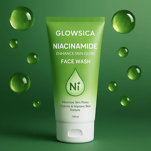 GLOWSICA Niacinamide Enhance Skin Glow Face Wash contains Niacinamide 100ml